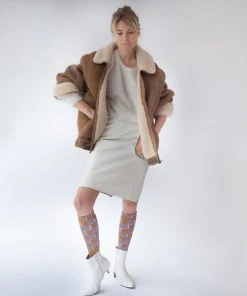 Bonne Maison Kniestrümpfe In Lila Auf Ockergelb 5 Bonne Maison Kniestrümpfe In Lila Auf Ockergelb