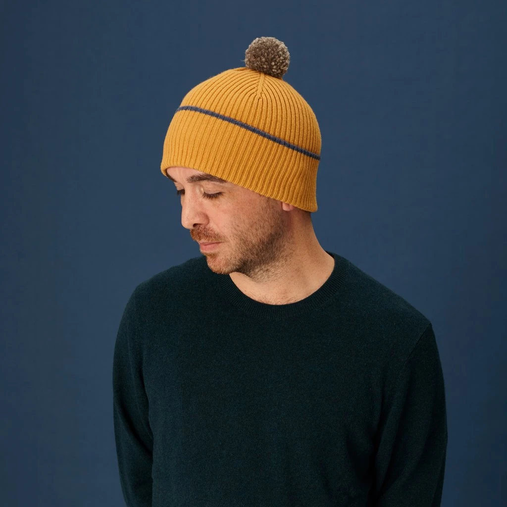 Catherine Tough Bommelmütze Aus Lammwolle Gelb Winteraccessoires Für Erwachsene Catherine Tough Bommelmütze Aus Lammwolle Gelb Winteraccessoires Für Erwachsene