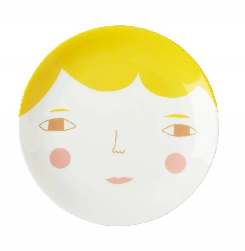 Donna Wilson Teller Goldie Gedeckter Tisch Donna Wilson Teller Goldie Gedeckter Tisch