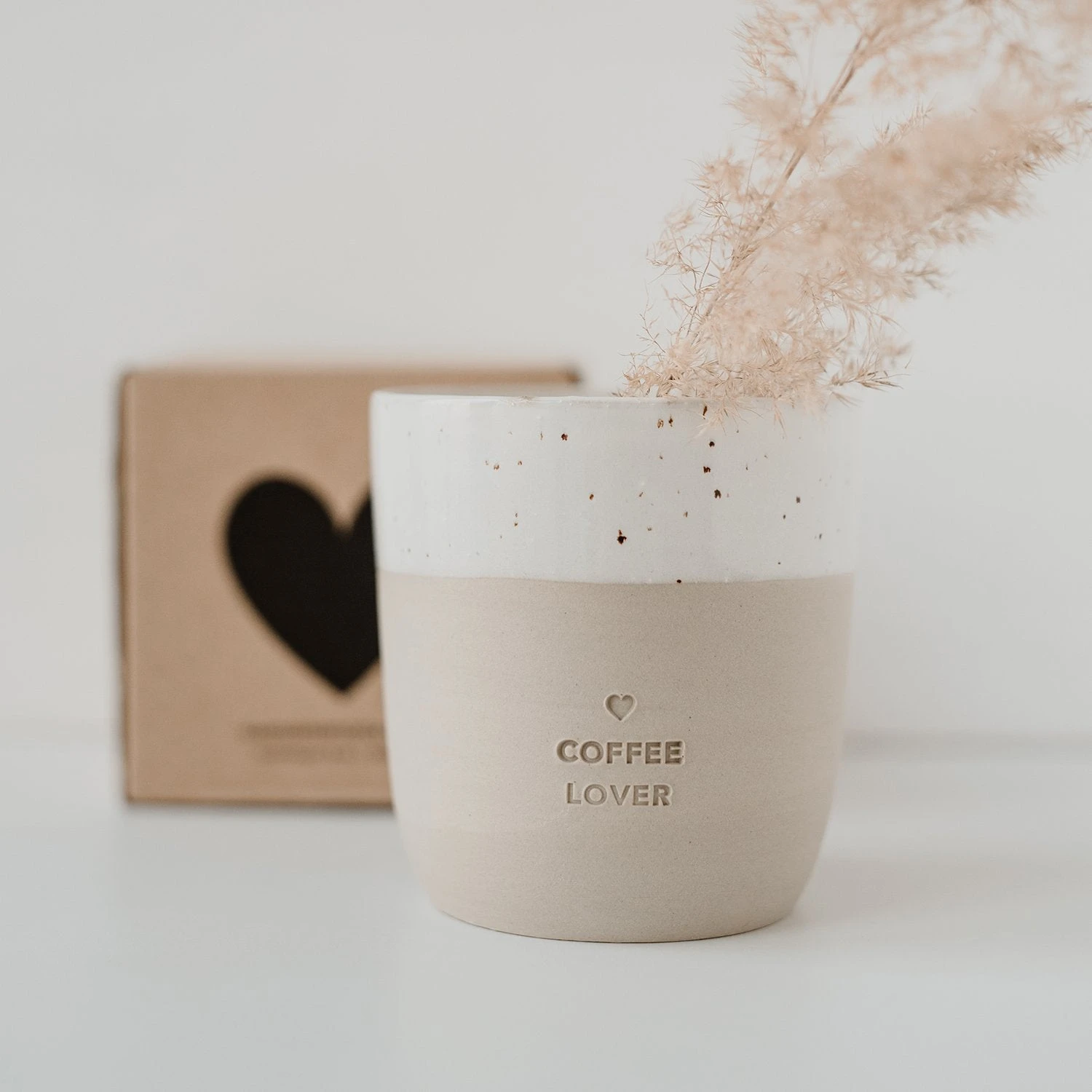 Eulenschnitt Kaffeebecher / Teebecher Aus Keramik COFFEE LOVER Gedeckter Tisch Eulenschnitt Kaffeebecher / Teebecher Aus Keramik COFFEE LOVER Gedeckter Tisch