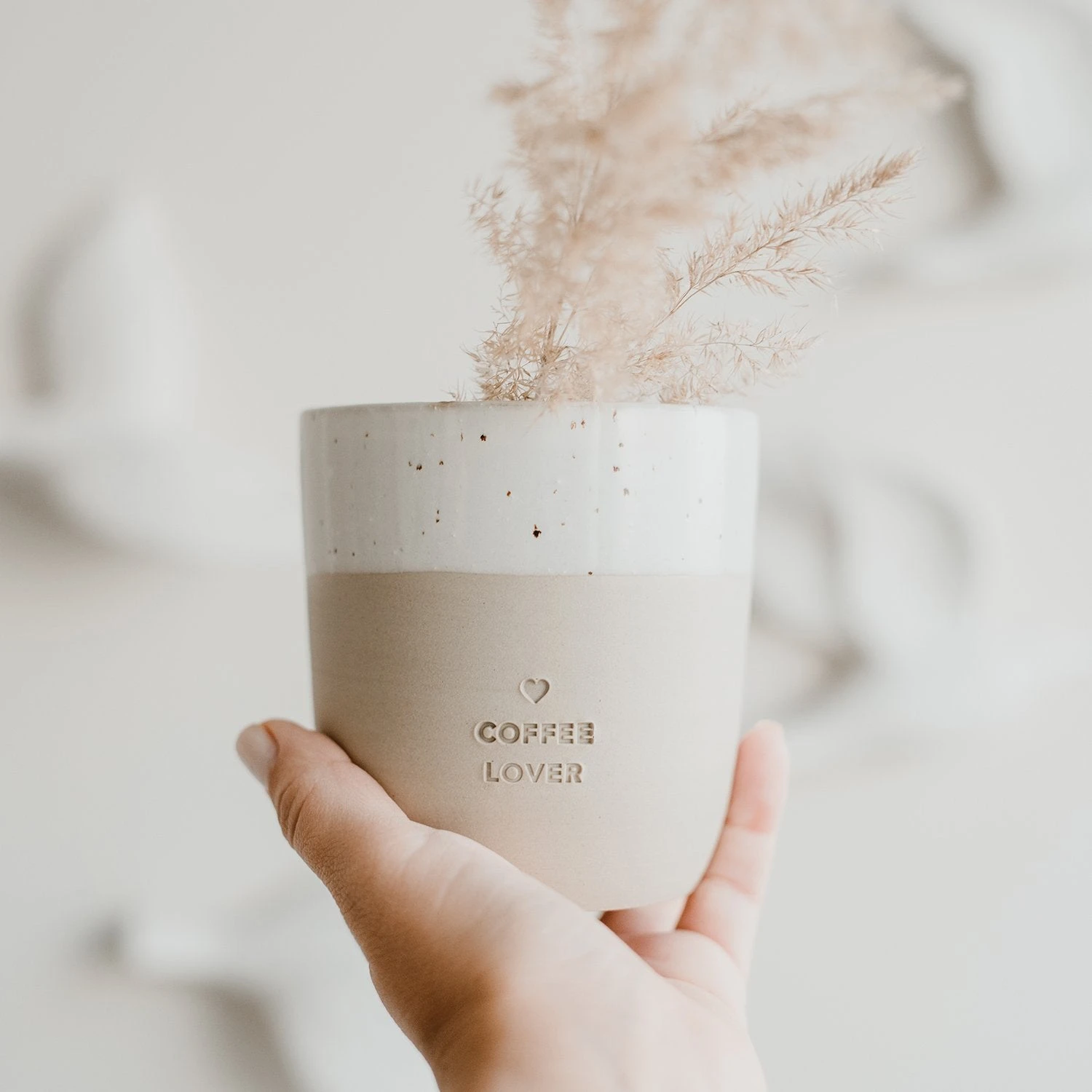 Eulenschnitt Kaffeebecher / Teebecher Aus Keramik COFFEE LOVER Gedeckter Tisch Eulenschnitt Kaffeebecher / Teebecher Aus Keramik COFFEE LOVER Gedeckter Tisch