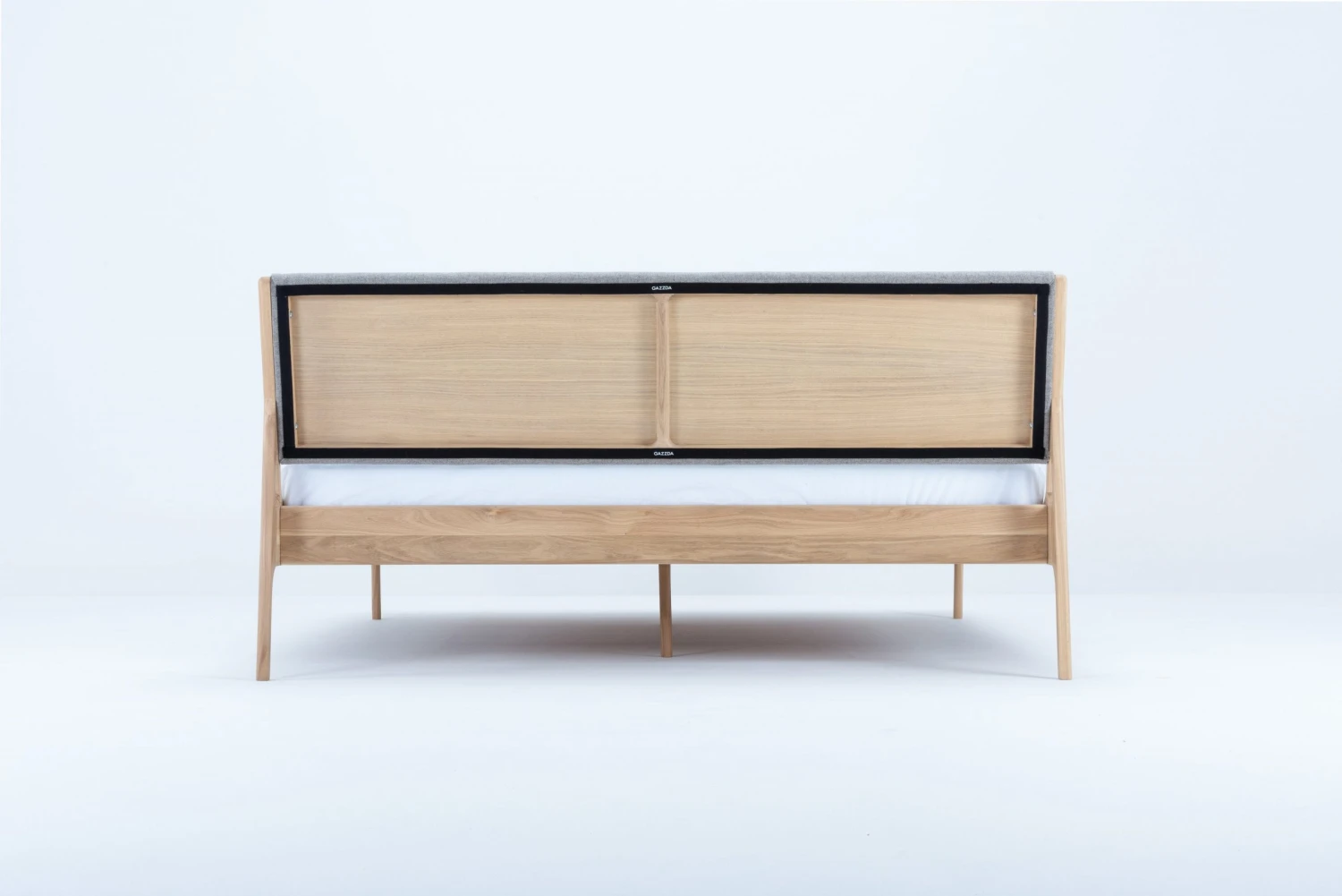 Gazzda FAWN Bett Schmaler Rahmen - Eiche Mit Kopfteil Aus Facet Felt Wolle Mit Polyamid Gazzda FAWN Bett Schmaler Rahmen - Eiche Mit Kopfteil Aus Facet Felt Wolle Mit Polyamid