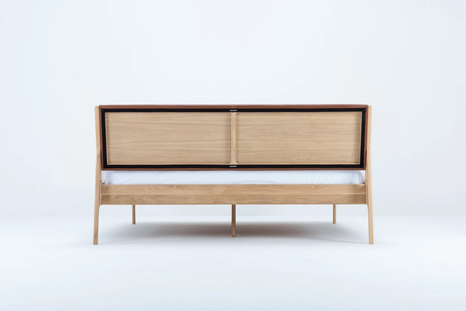 Gazzda FAWN Bett Schmaler Rahmen - Eiche Mit Leder-kopfteil Gazzda FAWN Bett Schmaler Rahmen - Eiche Mit Leder-kopfteil