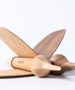 Tica - Vogel Von Gazzda Aus Holz In Natürlich Geöltem Walnuss Wohnaccessoires