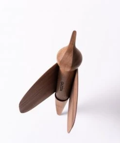 Tica - Vogel Von Gazzda Aus Holz In Natürlich Geöltem Walnuss Wohnaccessoires