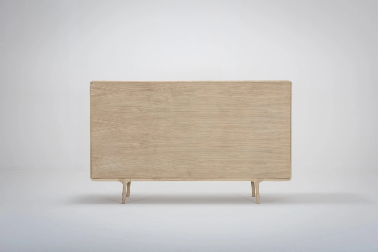 Möbel Hohes Sideboard Aus Massiver Eiche - Dresser FAWN Von Gazzda Möbel Hohes Sideboard Aus Massiver Eiche - Dresser FAWN Von Gazzda