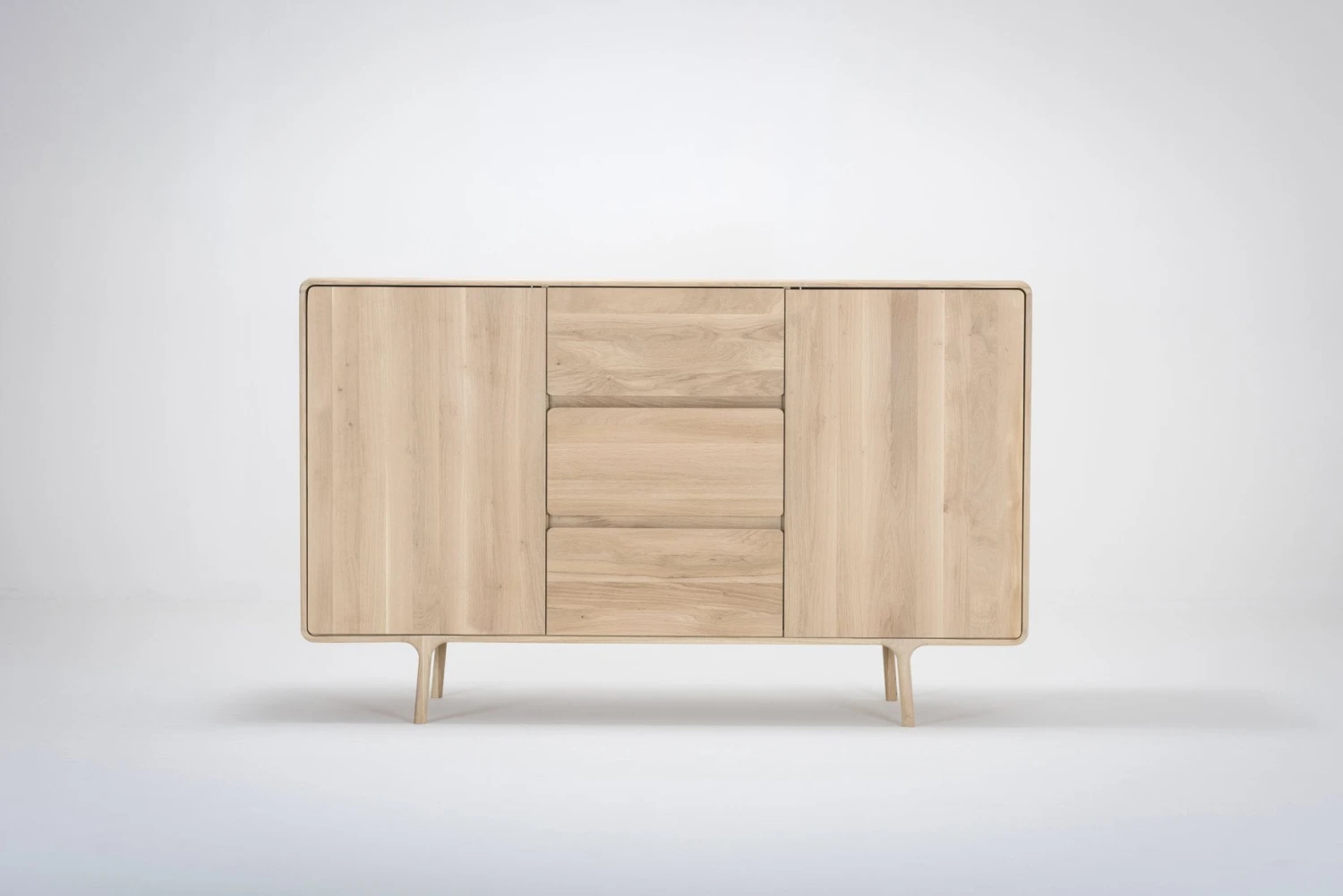 Möbel Hohes Sideboard Aus Massiver Eiche - Dresser FAWN Von Gazzda Möbel Hohes Sideboard Aus Massiver Eiche - Dresser FAWN Von Gazzda