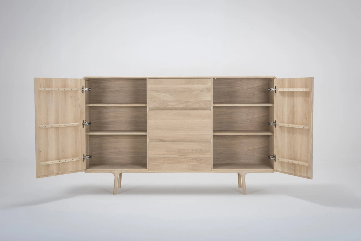 Möbel Hohes Sideboard Aus Massiver Eiche - Dresser FAWN Von Gazzda Möbel Hohes Sideboard Aus Massiver Eiche - Dresser FAWN Von Gazzda