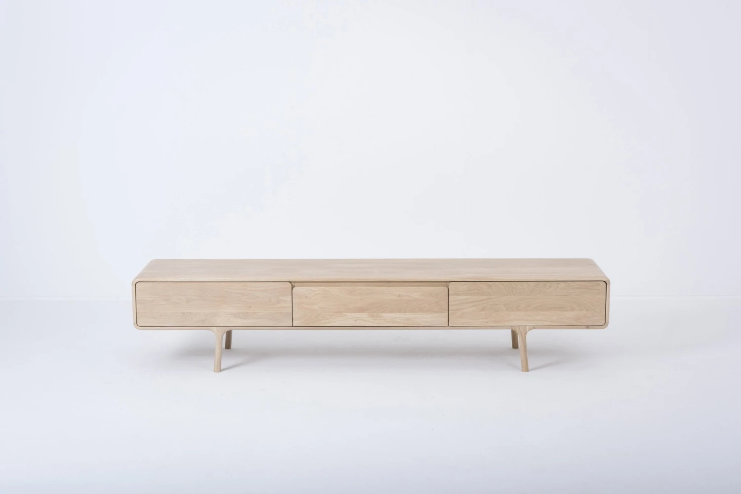 Lowboard FAWN - Niedriges Sideboard Mit Drei Schubladen - Von Gazzda Möbel 3 Lowboard FAWN - Niedriges Sideboard Mit Drei Schubladen - Von Gazzda Möbel