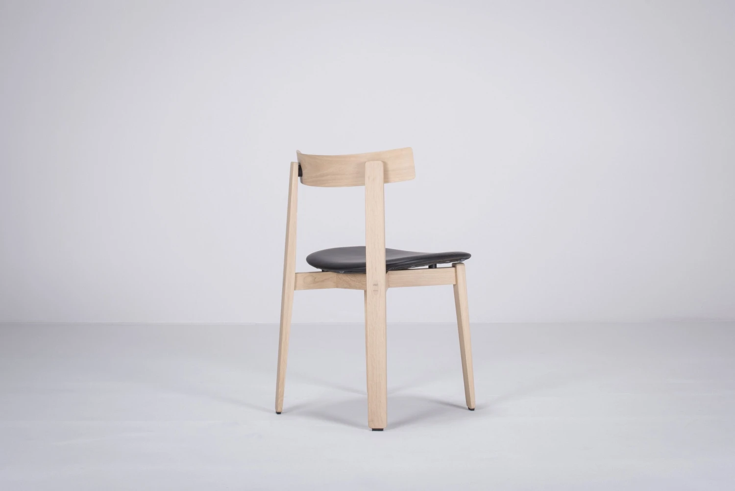 Gazzda NORA Stuhl Aus Massiver Eiche Mit Lederbezug - 2 Stühle / 575 € Pro Stuhl Möbel Gazzda NORA Stuhl Aus Massiver Eiche Mit Lederbezug - 2 Stühle / 575 € Pro Stuhl Möbel