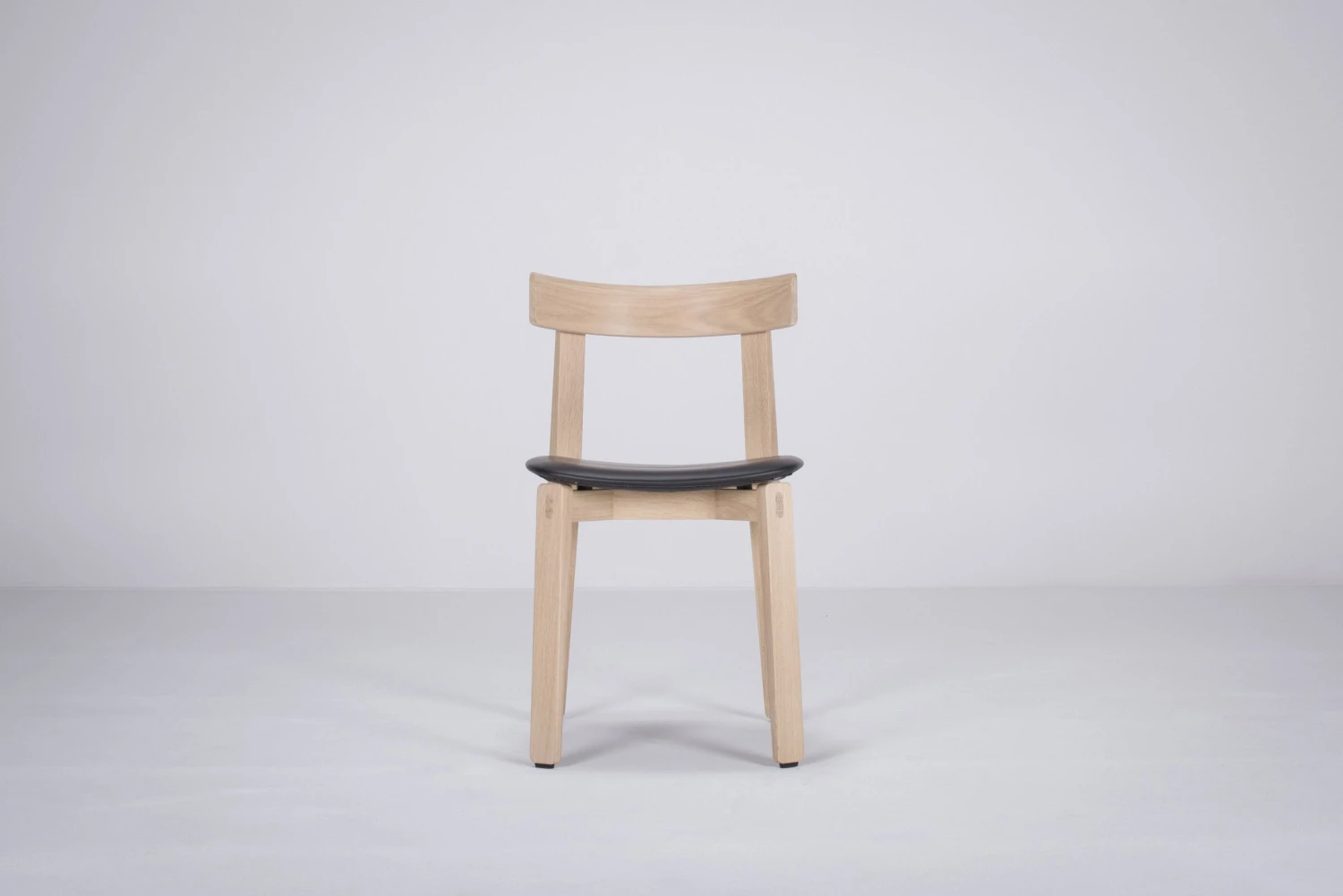 Gazzda NORA Stuhl Aus Massiver Eiche Mit Lederbezug - 2 Stühle / 575 € Pro Stuhl Möbel Gazzda NORA Stuhl Aus Massiver Eiche Mit Lederbezug - 2 Stühle / 575 € Pro Stuhl Möbel