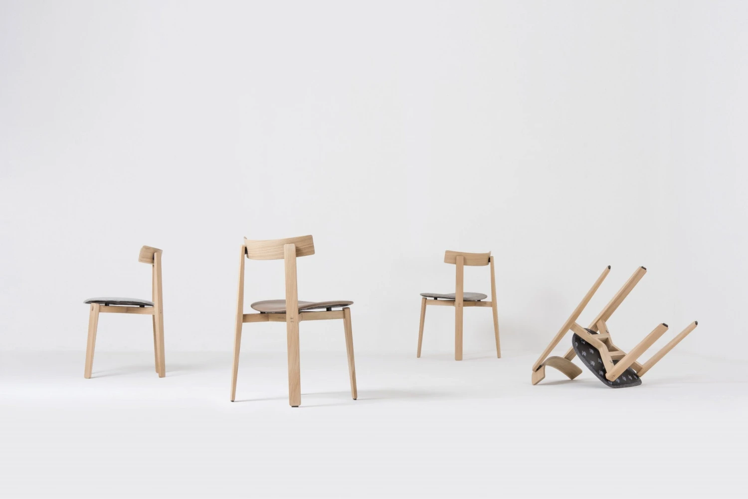 Gazzda NORA Stuhl Aus Massiver Eiche Mit Lederbezug - 2 Stühle / 575 € Pro Stuhl Möbel Gazzda NORA Stuhl Aus Massiver Eiche Mit Lederbezug - 2 Stühle / 575 € Pro Stuhl Möbel