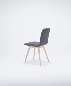 Möbel Stuhl ENA Mit Filz-Bezug Von Gazzda - 2 Stühle á 385 Euro