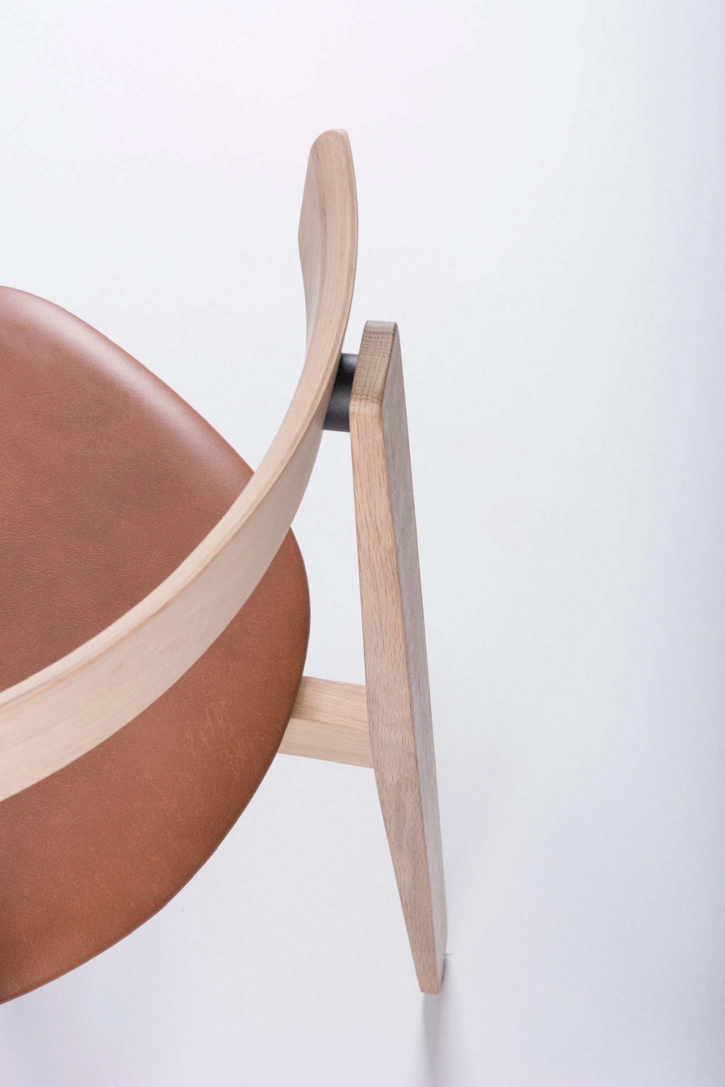 Gazzda NORA Stuhl Aus Massiver Eiche Mit Lederbezug - 2 Stühle / 575 € Pro Stuhl Möbel Gazzda NORA Stuhl Aus Massiver Eiche Mit Lederbezug - 2 Stühle / 575 € Pro Stuhl Möbel