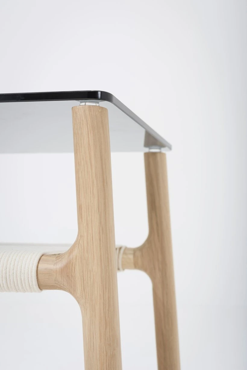 Gazzda FAWN Beistelltisch Aus Massiver Eiche Geknüpften Ablagefächern Möbel Gazzda FAWN Beistelltisch Aus Massiver Eiche Geknüpften Ablagefächern Möbel