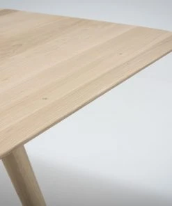 Gazzda STAFA Eckiger Massivholztisch Aus Eiche