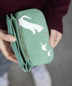Keecie Cat Chase Wallet - Dunkelblaue Ledergeldbörse Mit Siebdruck Katzen