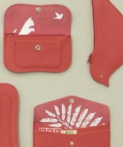 Keecie Geldbörsen Cat Chase Wallet - Korallenfarbene Ledergeldbörse Mit Siebdruck Katzen 6 Keecie Geldbörsen Cat Chase Wallet - Korallenfarbene Ledergeldbörse Mit Siebdruck Katzen