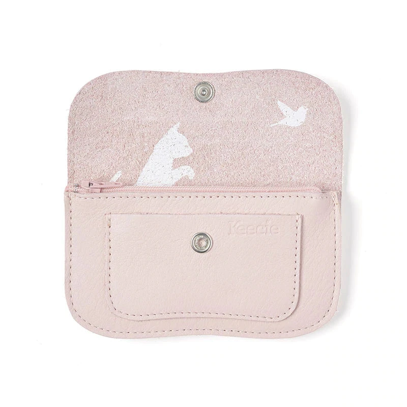 Keecie Geldbörsen Cat Chase Wallet Small - Puderrosa Ledergeldbörse Mit Siebdruck Katzen Keecie Geldbörsen Cat Chase Wallet Small - Puderrosa Ledergeldbörse Mit Siebdruck Katzen
