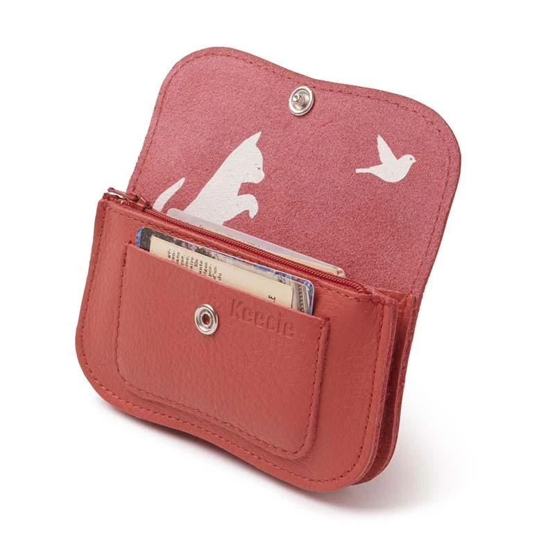 Keecie Geldbörsen Cat Chase Wallet Small - Rote Ledergeldbörse Mit Siebdruck Katzen Keecie Geldbörsen Cat Chase Wallet Small - Rote Ledergeldbörse Mit Siebdruck Katzen