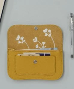 Keecie Geldbörsen Flash Forward Wallet - Gelbe Ledergeldbörse Mit Siebdruck Innenleben 5 Keecie Geldbörsen Flash Forward Wallet - Gelbe Ledergeldbörse Mit Siebdruck Innenleben