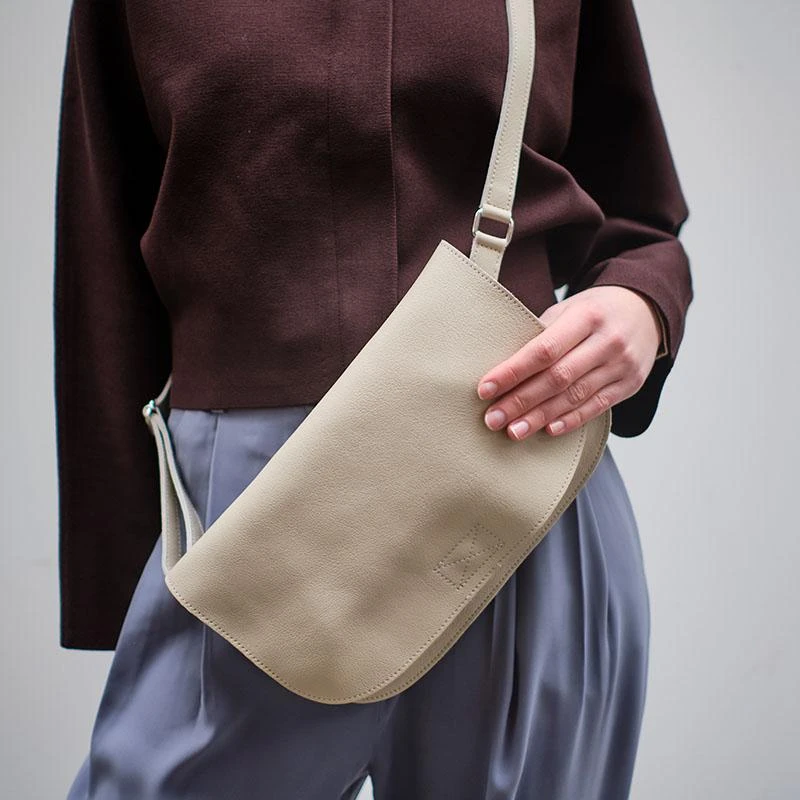 Keecie Handtasche Aus Leder - Lazy Boy - Zement Taschen Keecie Handtasche Aus Leder - Lazy Boy - Zement Taschen