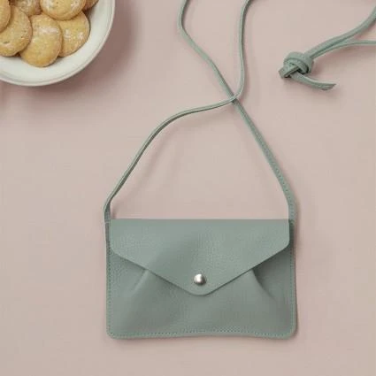 Keecie Backing Vocals Kleine Ledertasche Hellblau / Mint Keecie Backing Vocals Kleine Ledertasche Hellblau / Mint