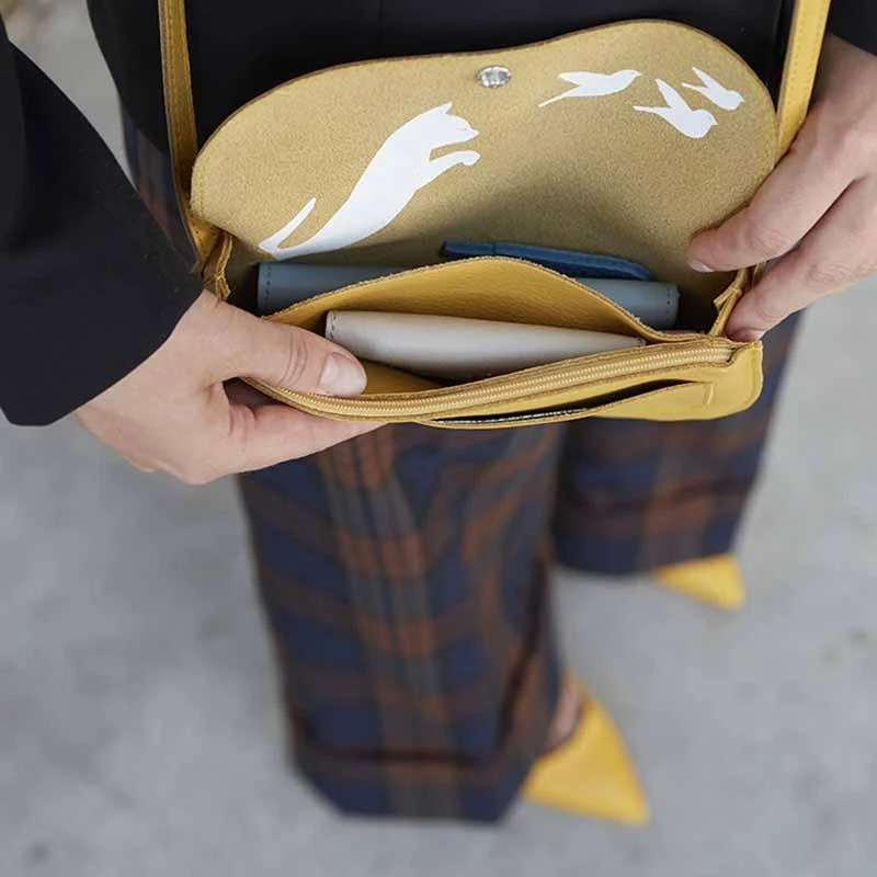 Keecie Cat Chase Kleine Ledertasche Gelb Keecie Cat Chase Kleine Ledertasche Gelb