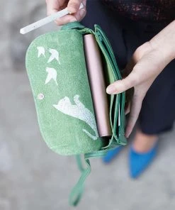 Keecie Taschen Cat Chase Kleine Ledertasche Grün