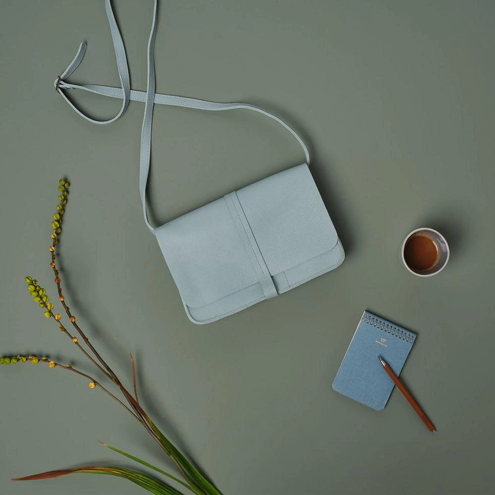 Keecie Dunkelblaue Ledertasche Off Duty Keecie Dunkelblaue Ledertasche Off Duty