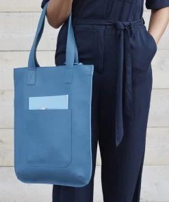 Keecie Hungry Harry Totebag Aus Leder, Mittelblau