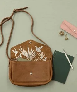 Keecie Kleine Ledertasche Braun Mit Siebdruck Auf Der Innenseite - Humming Along Bag