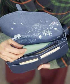 Keecie Move Mountains Bag Kleine Ledertasche Blau