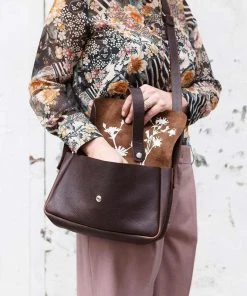 Keecie Picking Flower - Mittelgroße Ledertasche Dunkelbraun