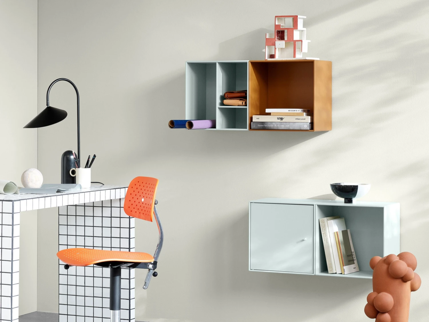 Montana Mini 1001 - Kleines Wandregal Rhubarb Möbel 5 Montana Mini 1001 - Kleines Wandregal Rhubarb Möbel