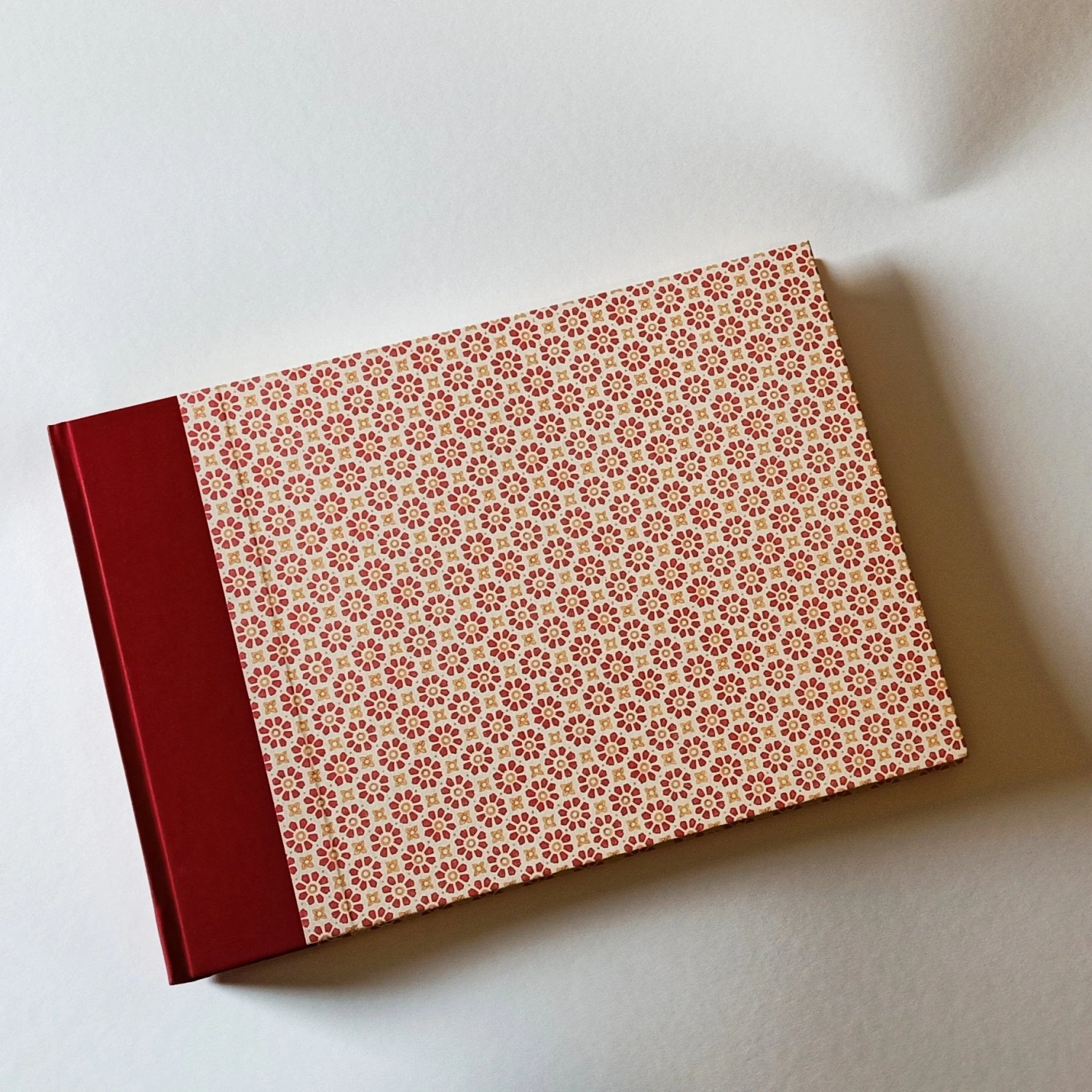 Nauli Fotoalbum XL Stempelblumen Rot Orange Mit Rotem Leinenrücken Fotoalben & Leporellos 3 Nauli Fotoalbum XL Stempelblumen Rot Orange Mit Rotem Leinenrücken Fotoalben & Leporellos